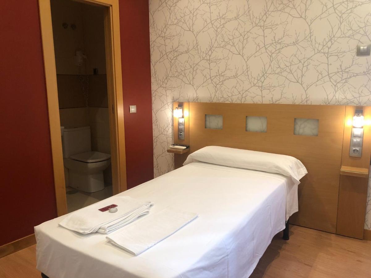 Hostal Rias Bajas Madrid Luaran gambar