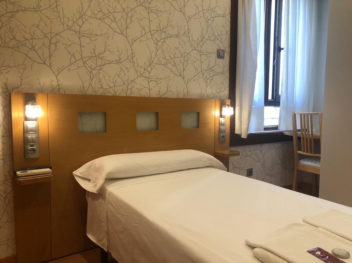 Hostal Rias Bajas Madrid Luaran gambar