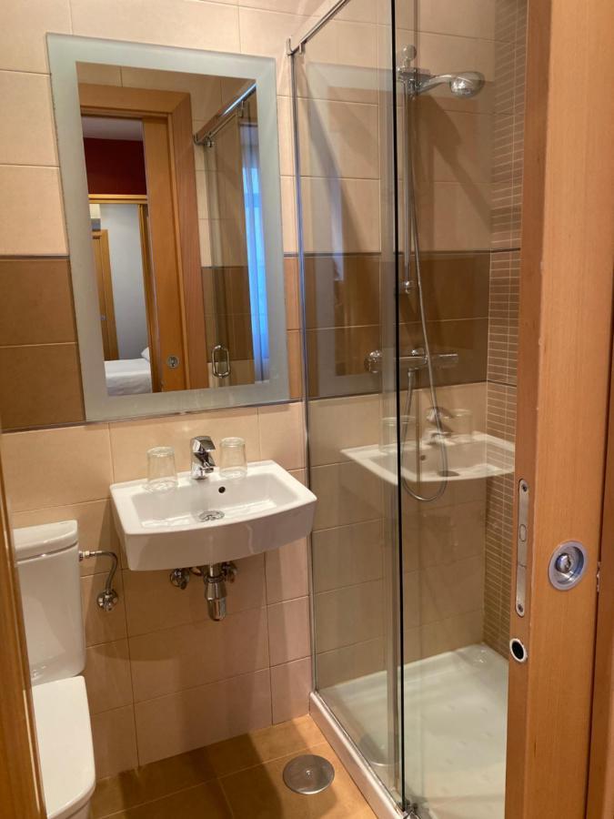 Hostal Rias Bajas Madrid Luaran gambar
