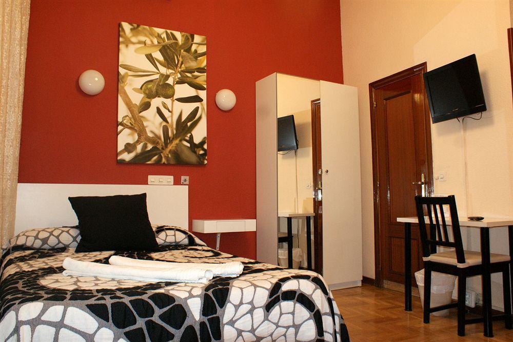 Hostal Rias Bajas Madrid Luaran gambar