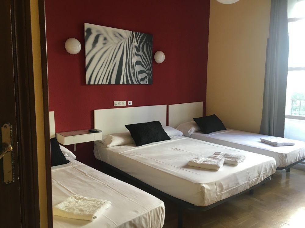 Hostal Rias Bajas Madrid Luaran gambar