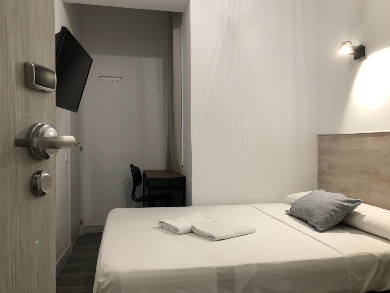 Hostal Rias Bajas Madrid Luaran gambar