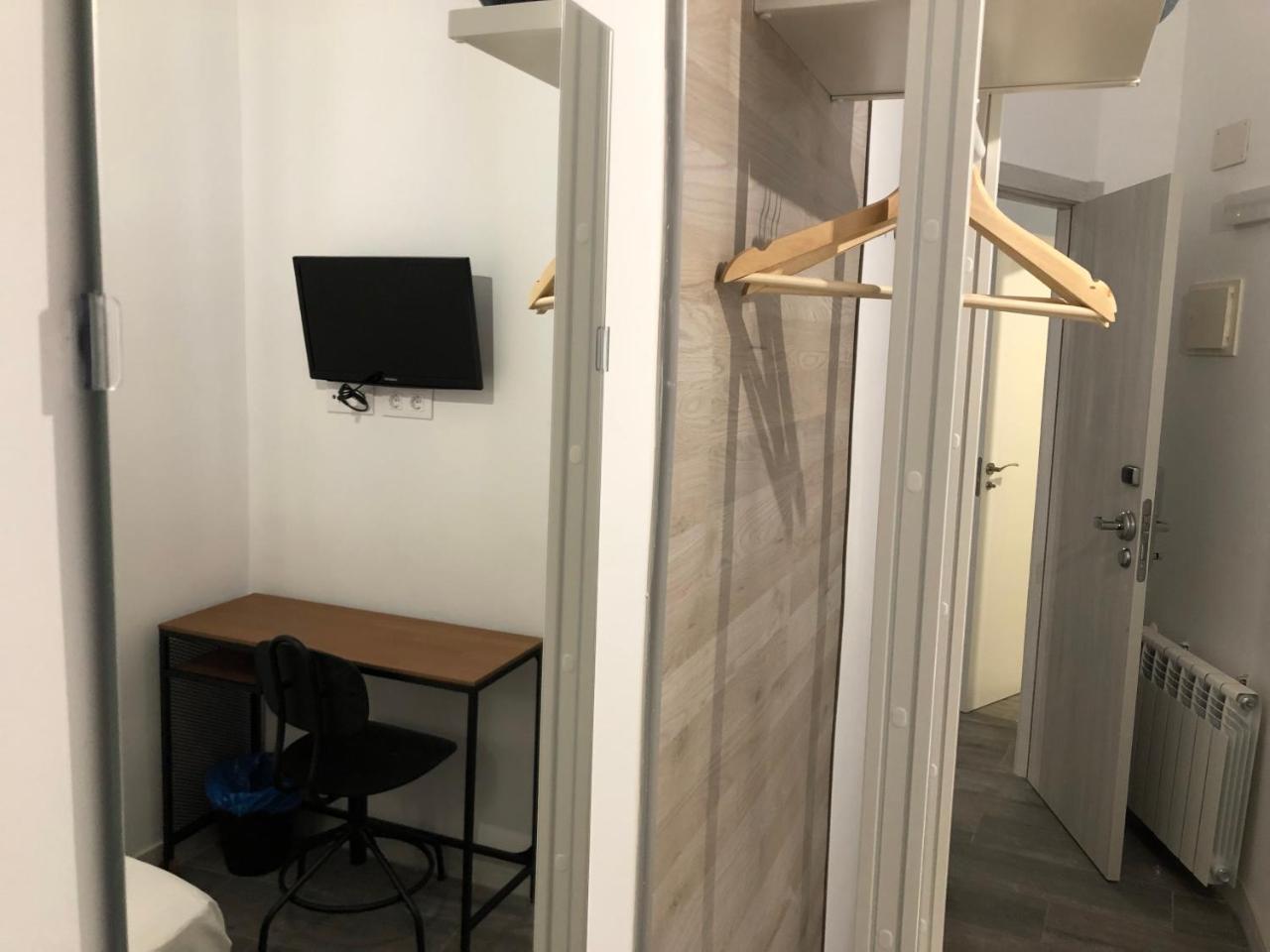 Hostal Rias Bajas Madrid Luaran gambar