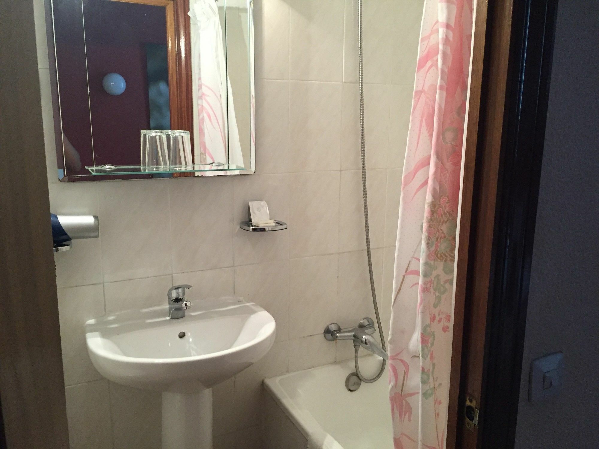 Hostal Rias Bajas Madrid Luaran gambar