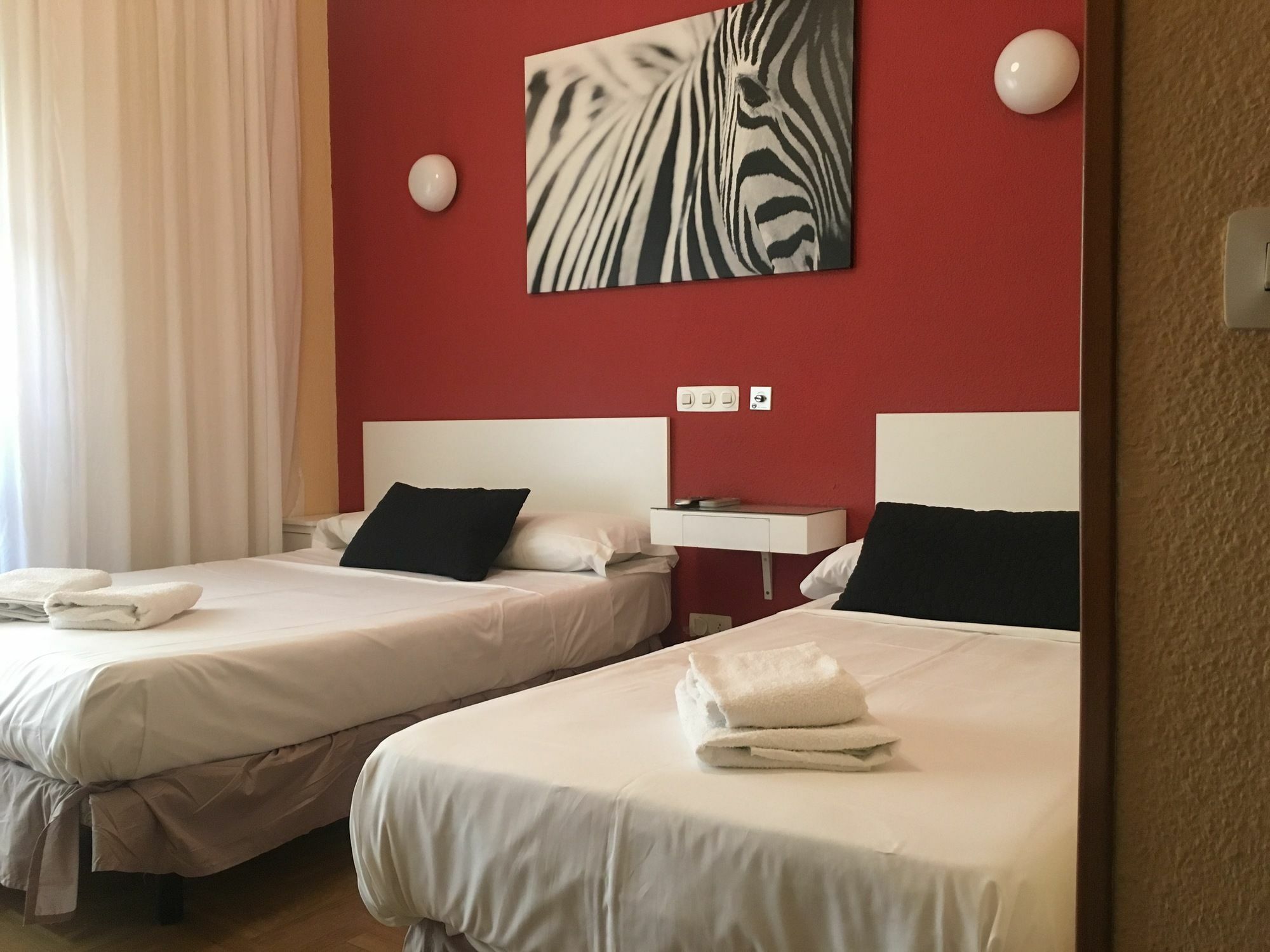Hostal Rias Bajas Madrid Luaran gambar